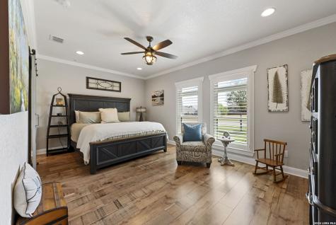120 Magnolia La Vernia TX 78121