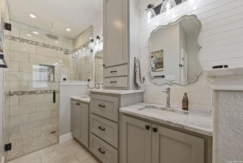 120 Magnolia La Vernia TX 78121
