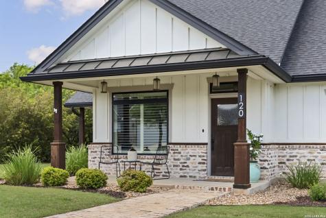 120 Magnolia La Vernia TX 78121