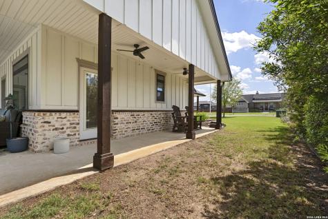 120 Magnolia La Vernia TX 78121