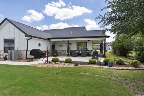 120 Magnolia La Vernia TX 78121