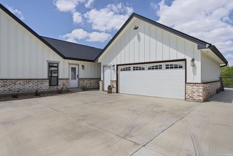120 Magnolia La Vernia TX 78121