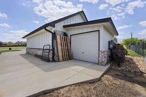 120 Magnolia La Vernia TX 78121