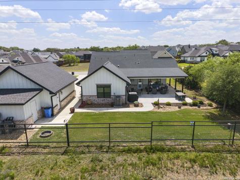 120 Magnolia La Vernia TX 78121