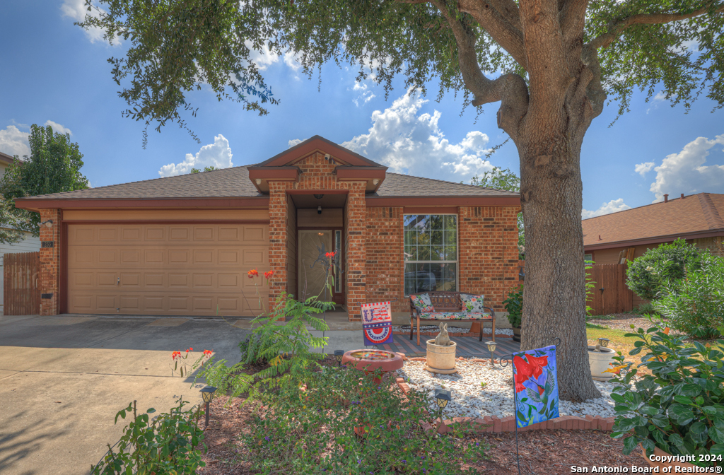 233 Woodpecker Run New Braunfels TX 78130