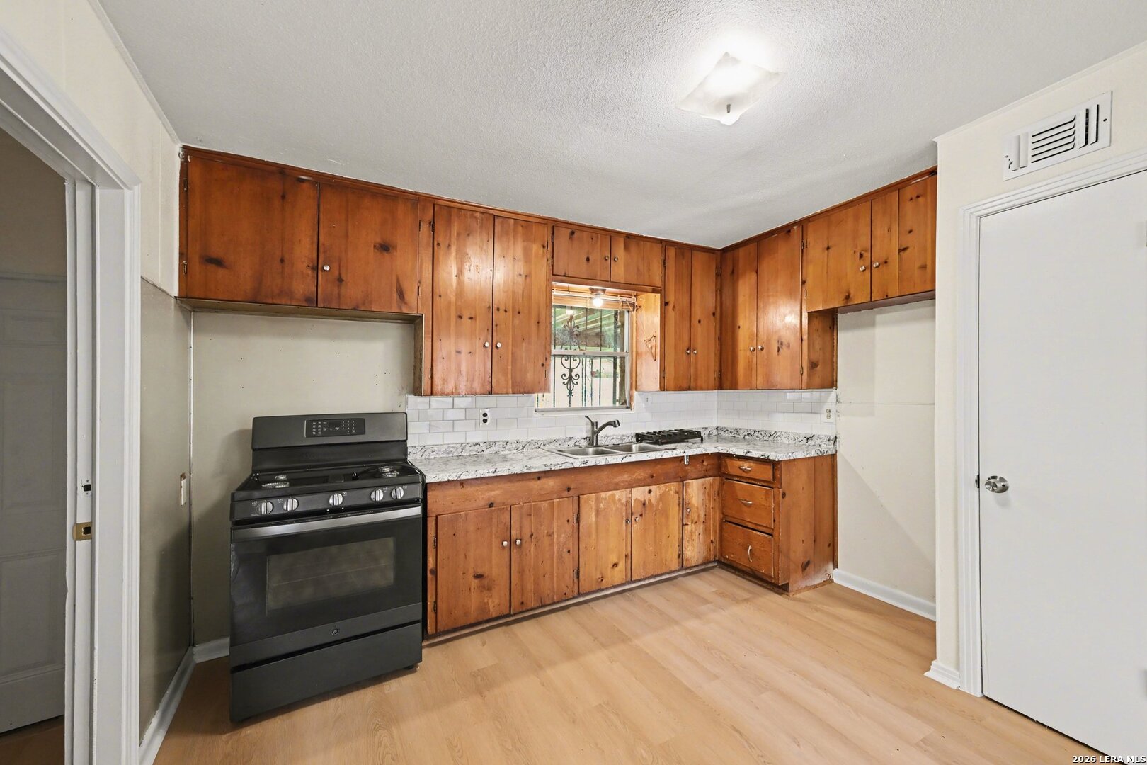 287 Harcourt San Antonio TX 78223