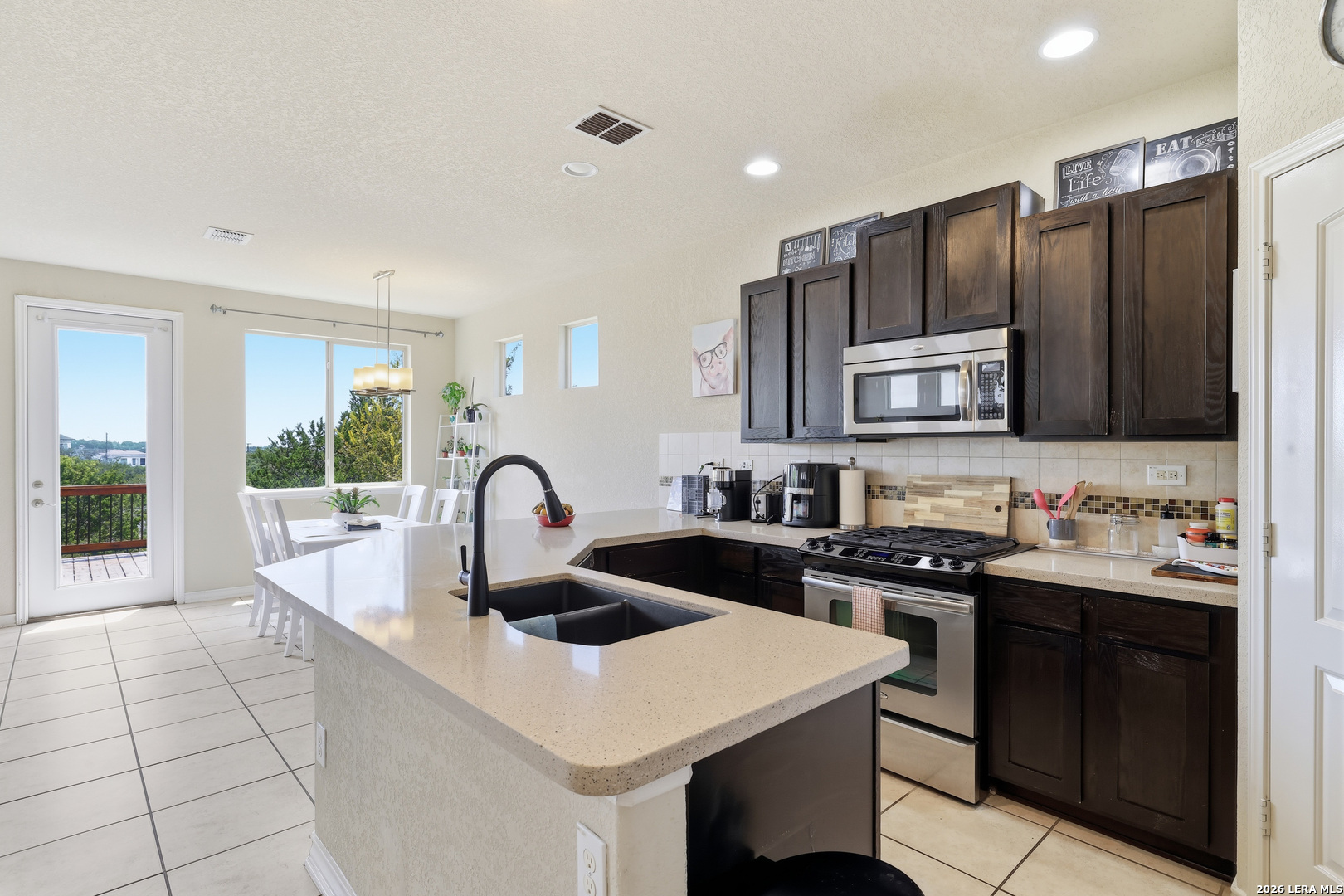 21742 Andrews Garden San Antonio TX 78258