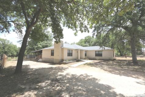 12 Post Oak Road La Vernia TX 78121