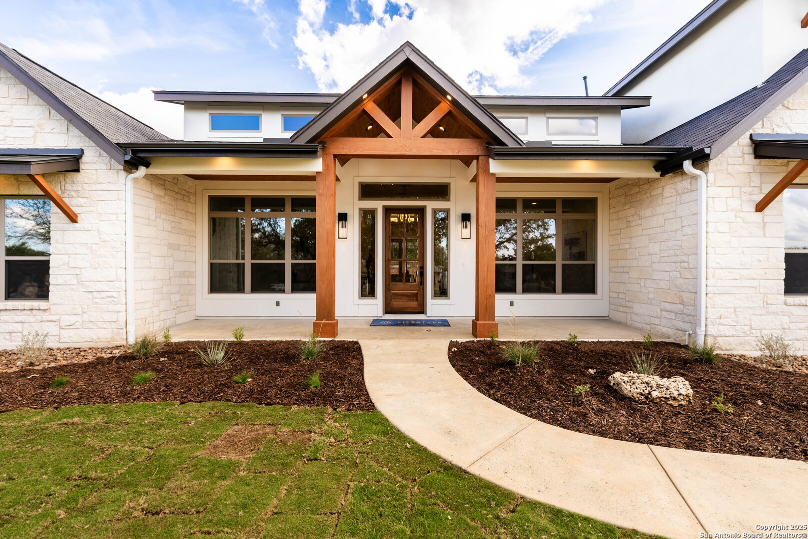 24351 Tres Arroyos San Antonio TX 78255