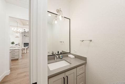 24351 Tres Arroyos San Antonio TX 78255