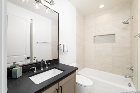 24351 Tres Arroyos San Antonio TX 78255
