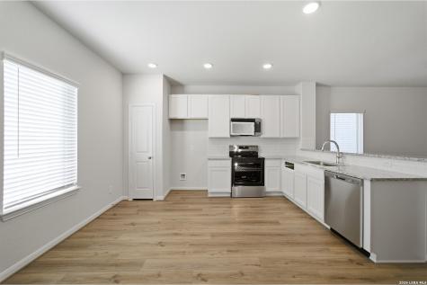 8930 Chili Bowl Street Converse TX 78109