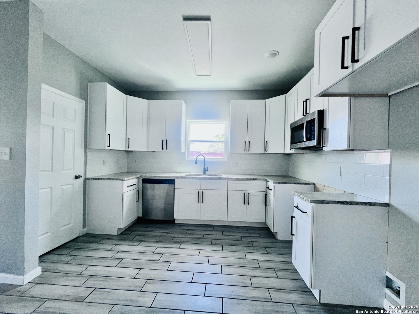 335 S San Eduardo San Antonio TX 78237