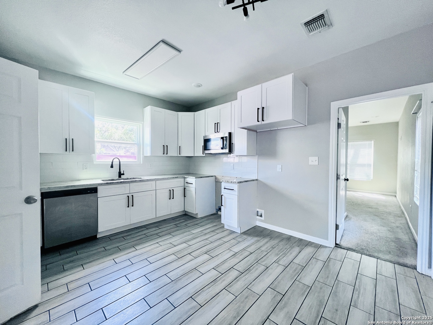 335 S San Eduardo San Antonio TX 78237