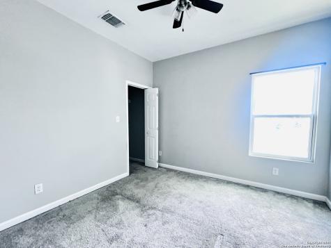 335 S San Eduardo San Antonio TX 78237