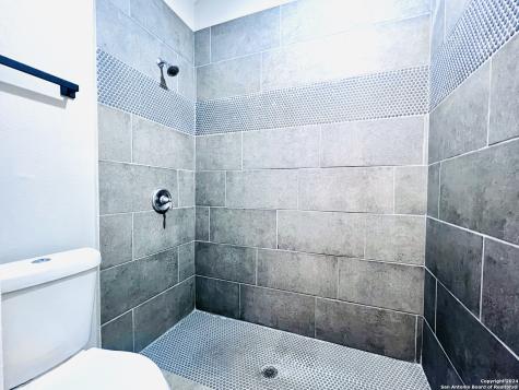 335 S San Eduardo San Antonio TX 78237