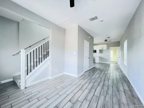 335 S San Eduardo San Antonio TX 78237