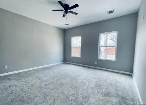 335 S San Eduardo San Antonio TX 78237