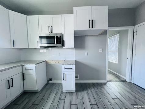 335 S San Eduardo San Antonio TX 78237