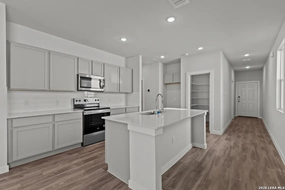 9950 Chavaneaux Landing San Antonio TX 78221