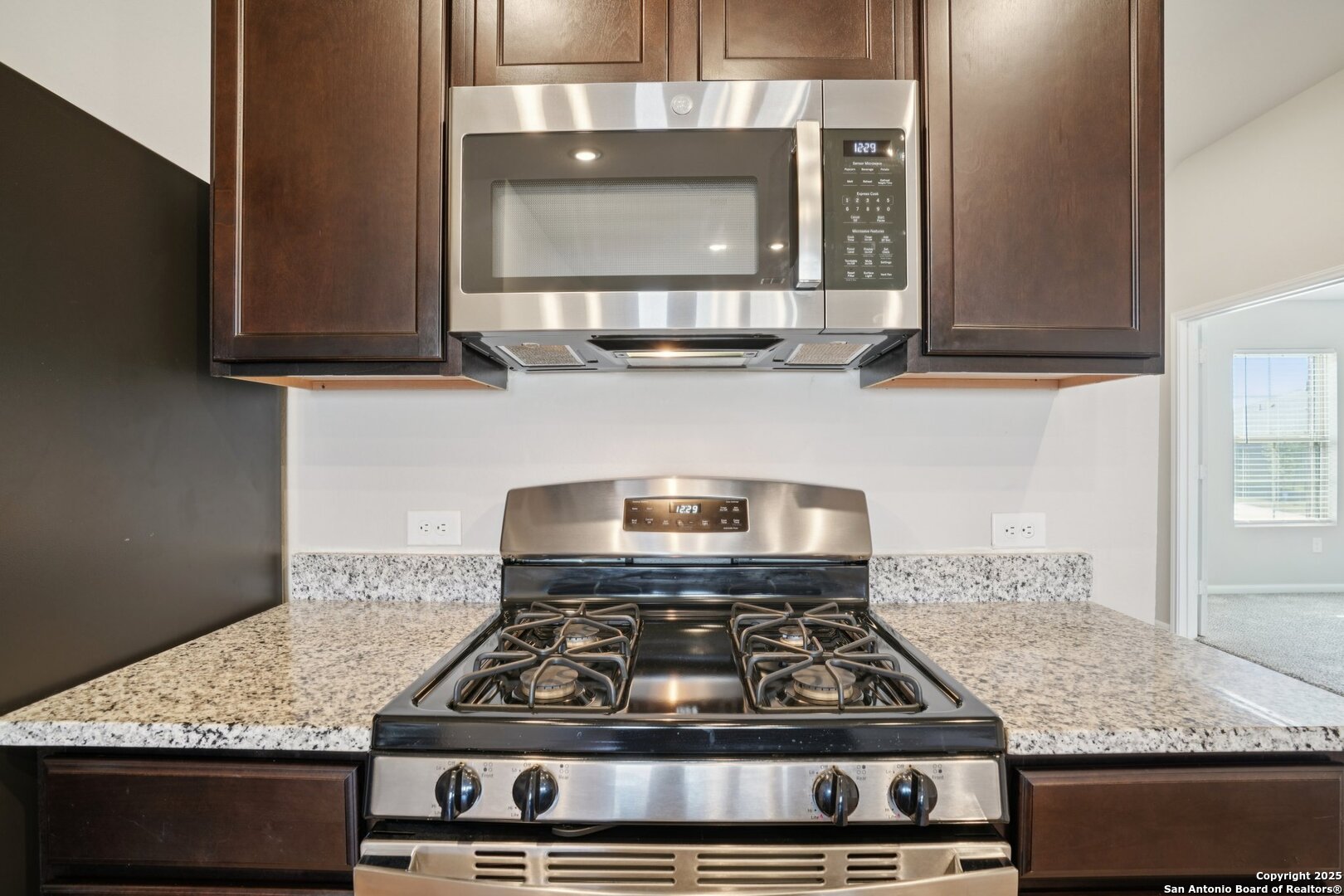 7019 Vista Loop San Antonio TX 78233