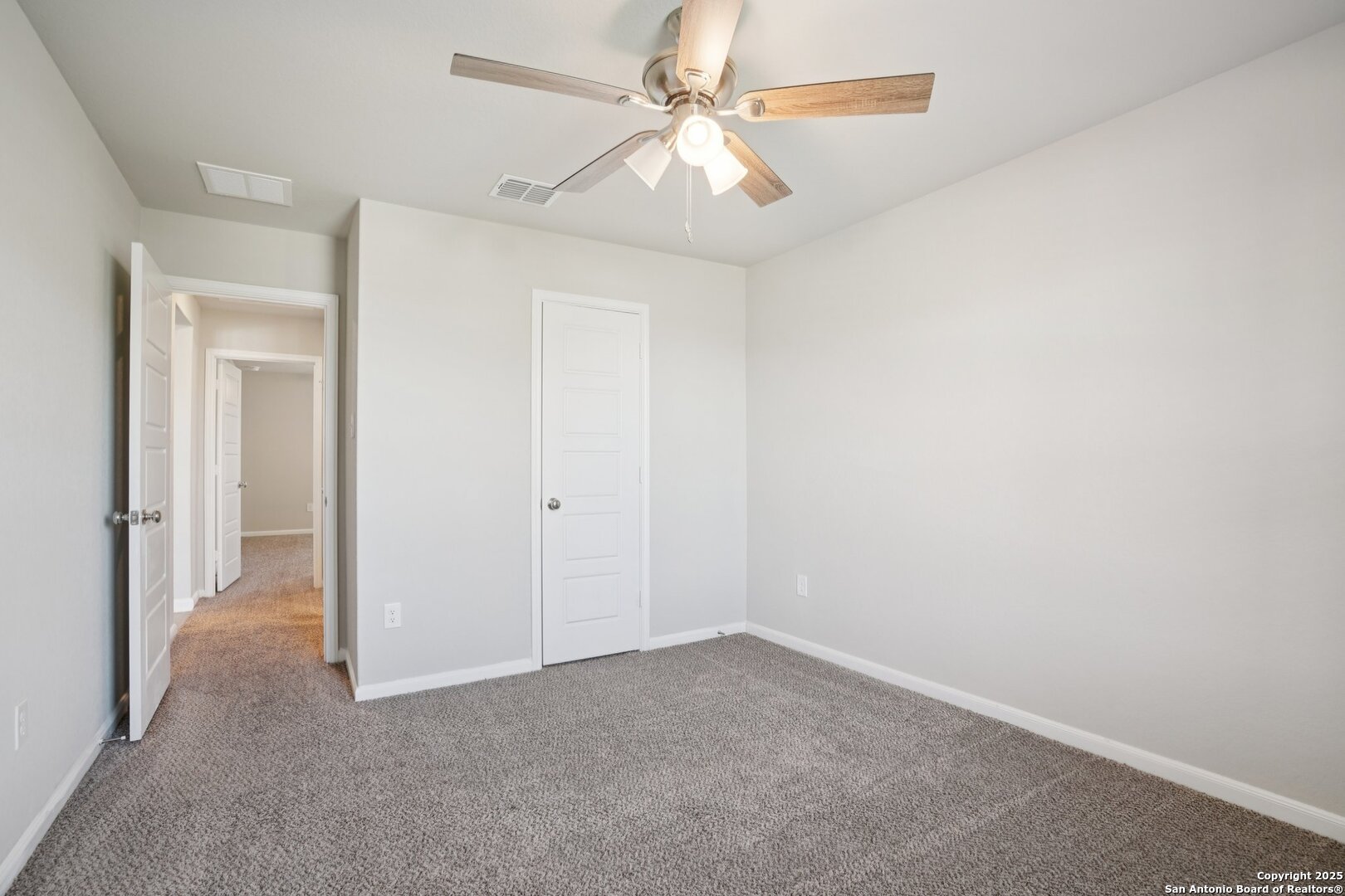 7019 Vista Loop San Antonio TX 78233