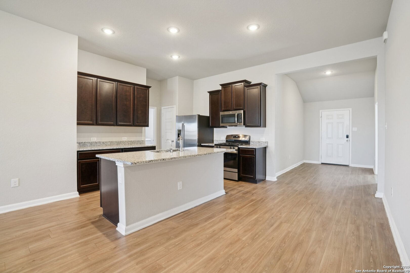 7019 Vista Loop San Antonio TX 78233