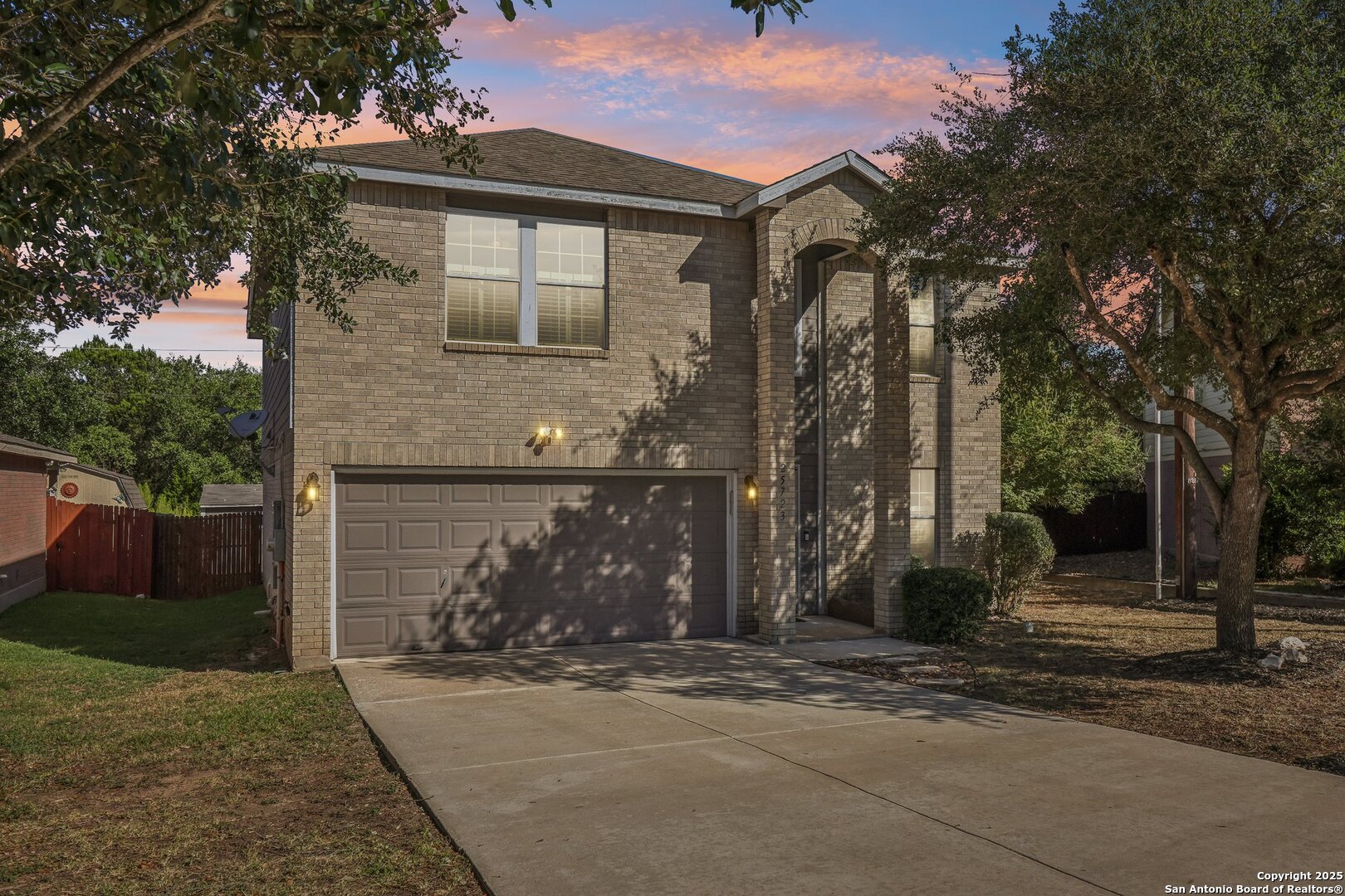 25723 Roman Shade San Antonio TX 78260
