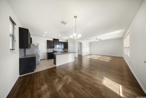1402 Bluejay Court San Antonio TX 78245