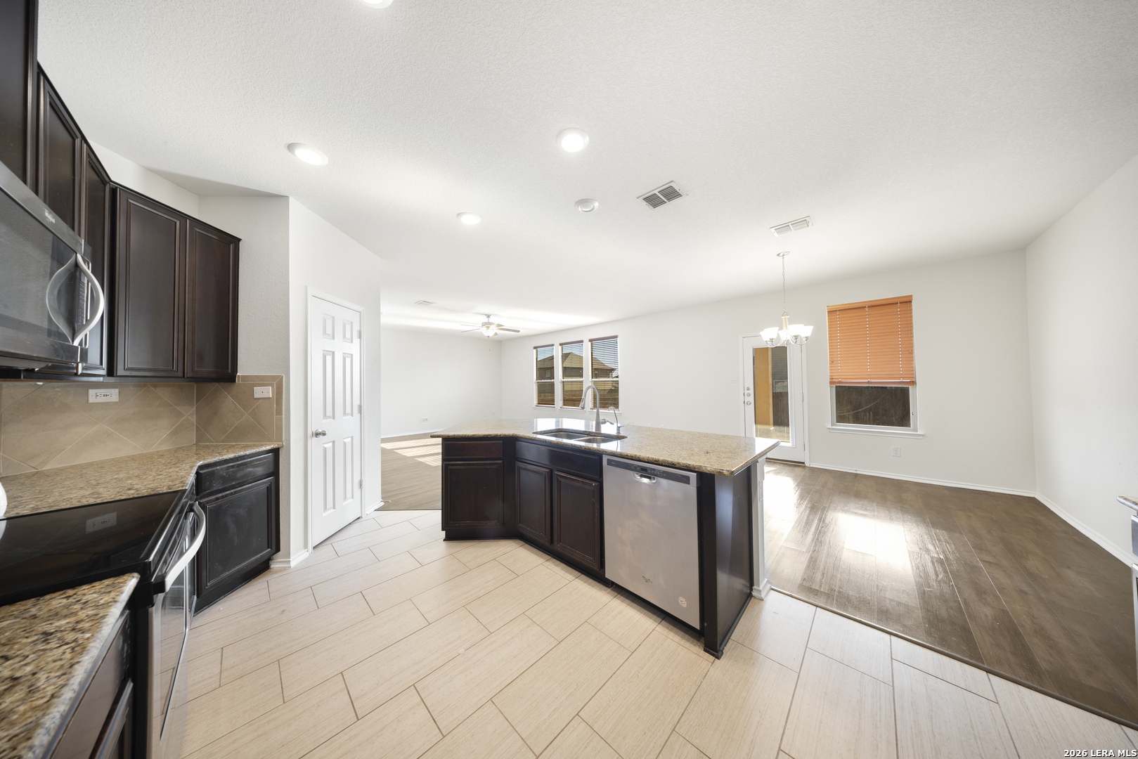 1402 Bluejay Court San Antonio TX 78245