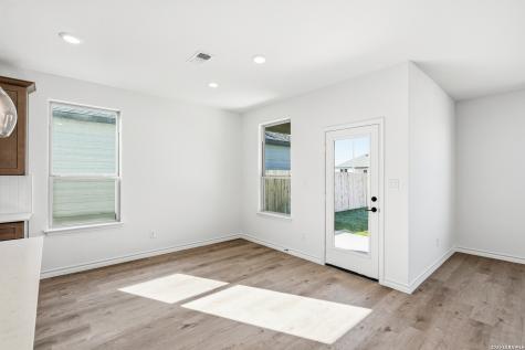 510 Nightingale Avenue Marion TX 78124