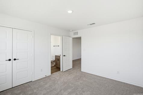 510 Nightingale Avenue Marion TX 78124