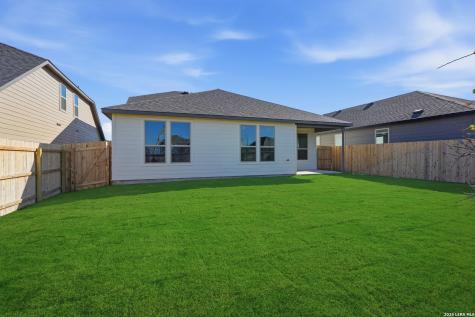 510 Nightingale Avenue Marion TX 78124
