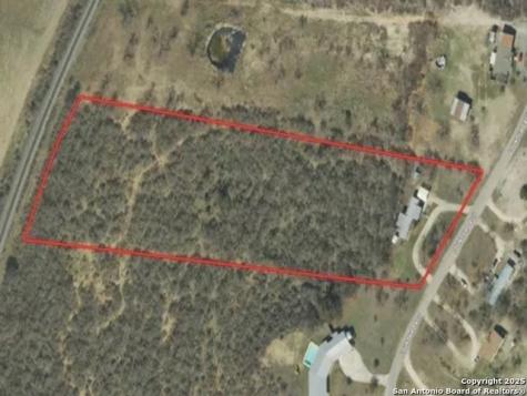 1624 County Road 4511 Hondo TX 78861