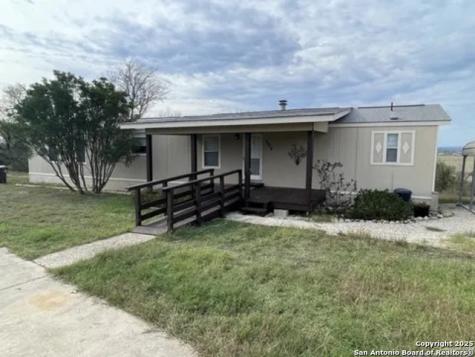 1624 County Road 4511 Hondo TX 78861