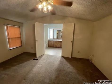 1624 County Road 4511 Hondo TX 78861