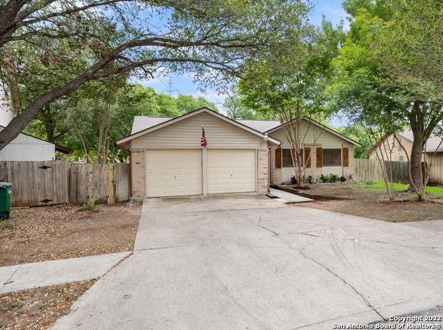 4723 Crested Rock Drive San Antonio TX 78217