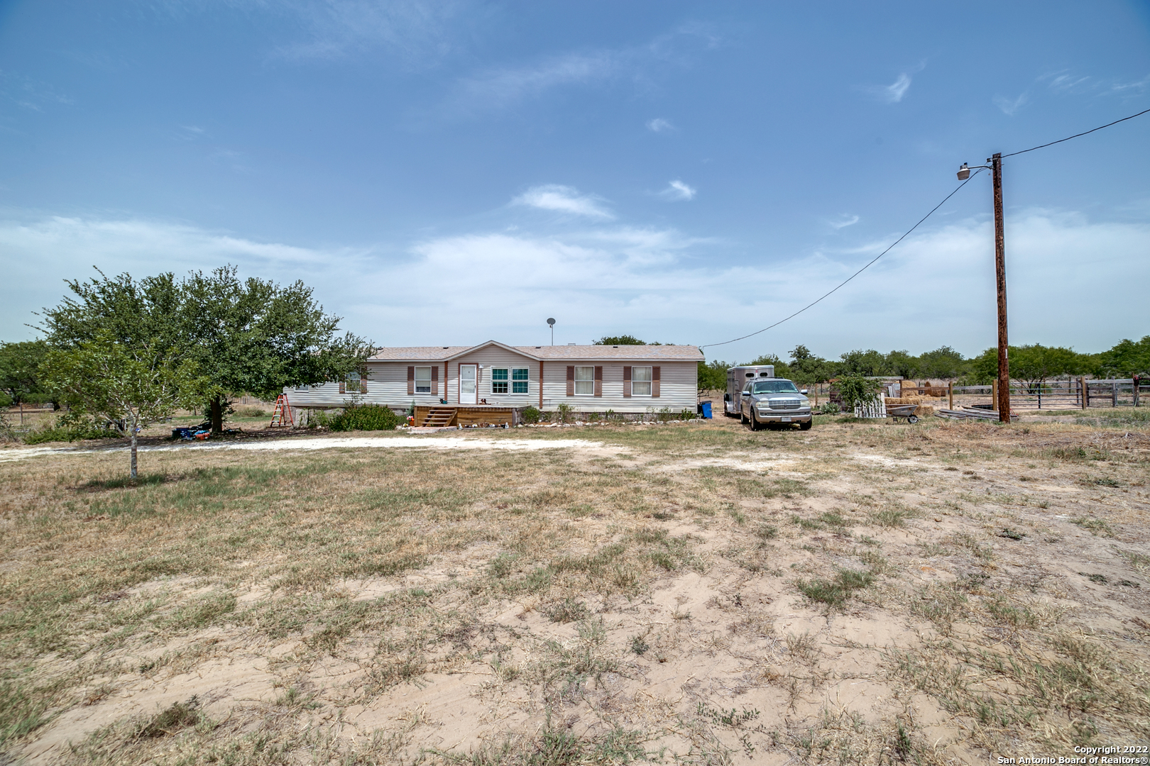 908 Murray Lane Floresville TX 78114