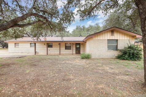 1268 Yellowstone Street Pleasanton TX 78064