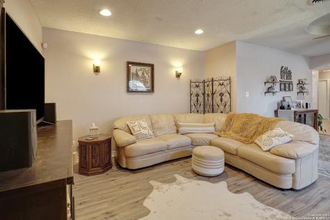 402 Hermine Boulevard San Antonio TX 78212