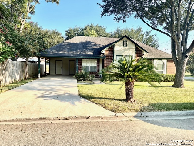 802 W Sample Street Stockdale TX 78160