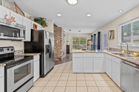 9219 Broxton Drive San Antonio TX 78240