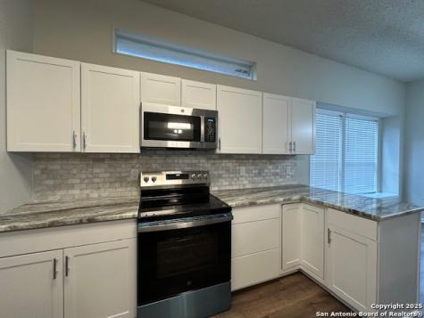 1106 Saxonhill San Antonio TX 78253