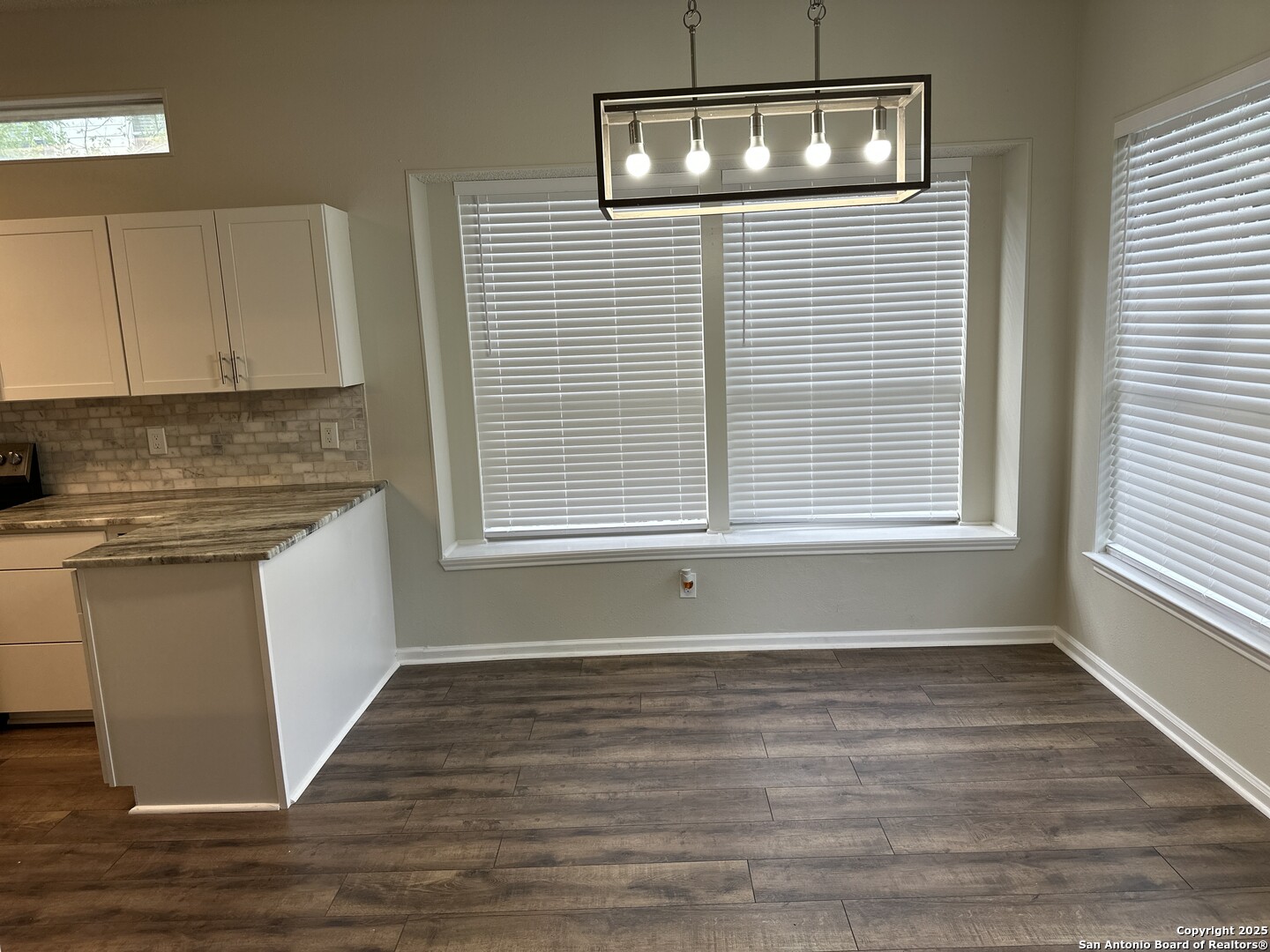 1106 Saxonhill San Antonio TX 78253