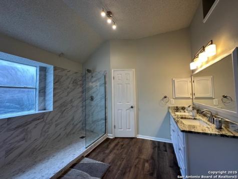 1106 Saxonhill San Antonio TX 78253