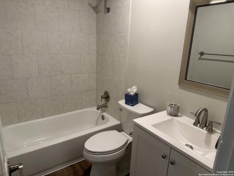 1106 Saxonhill San Antonio TX 78253