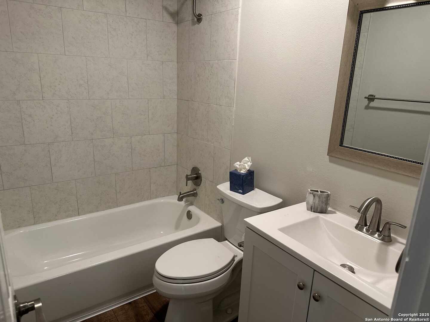 1106 Saxonhill San Antonio TX 78253