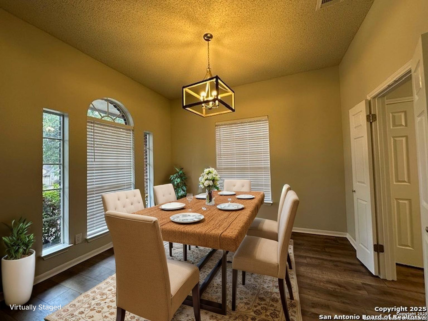 1106 Saxonhill San Antonio TX 78253