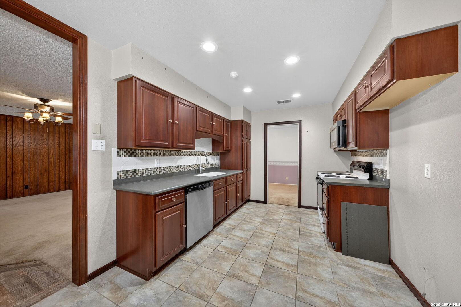 100 Crestline Pleasanton TX 78064