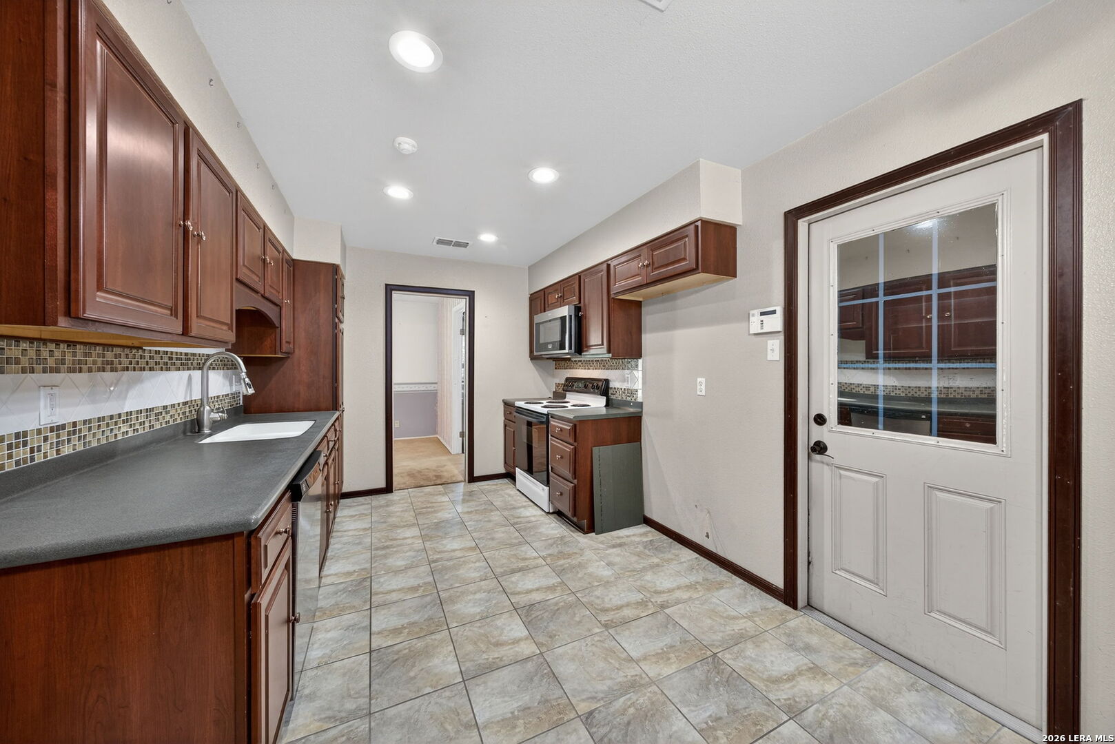 100 Crestline Pleasanton TX 78064